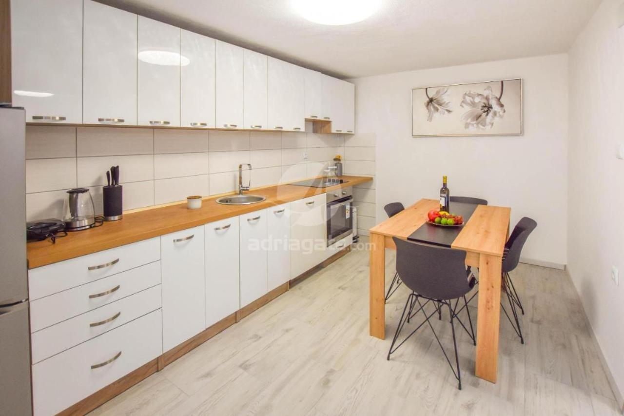 Suite Apartment Toni Poljana  Bagian luar foto