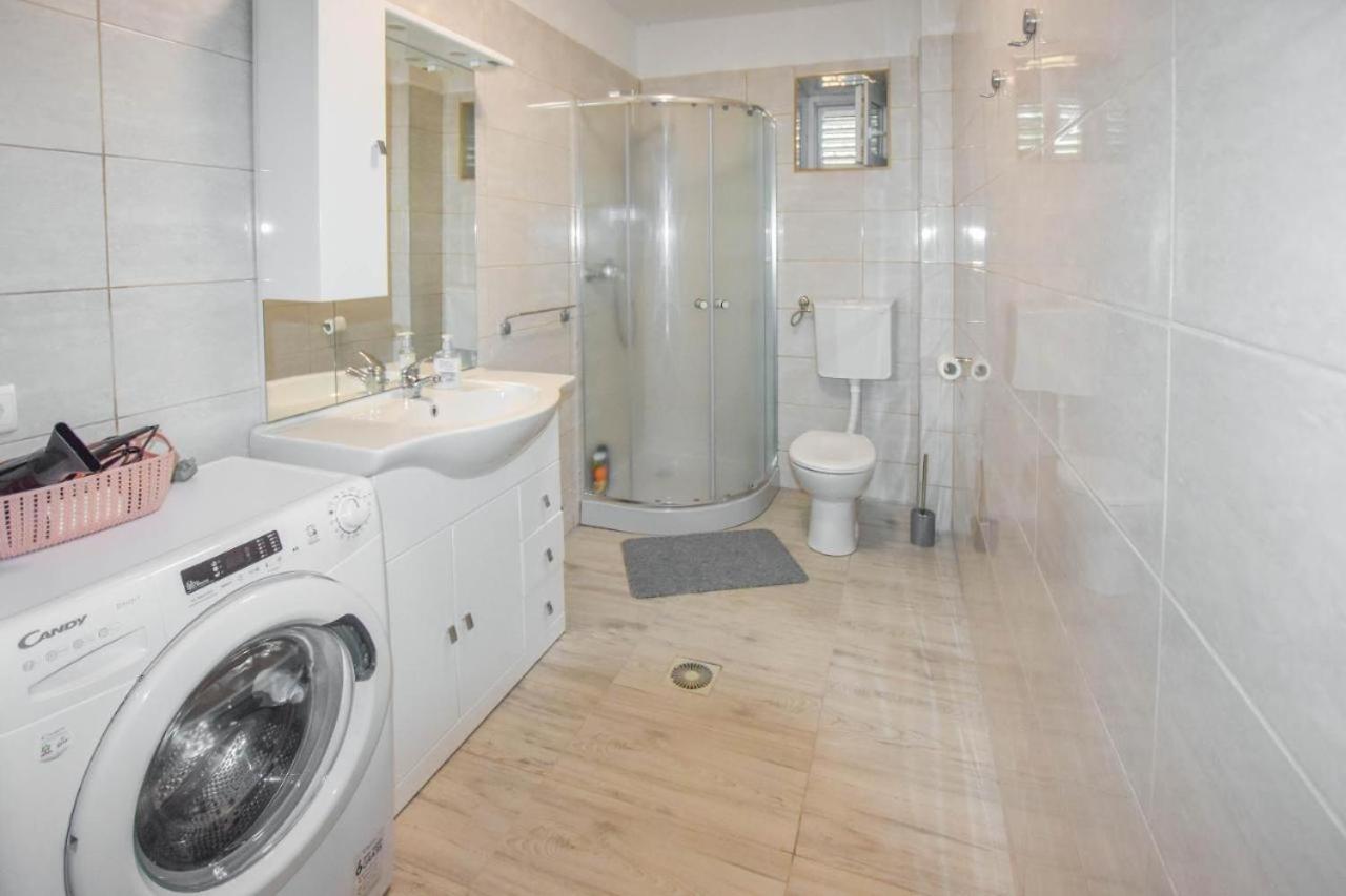 Suite Apartment Toni Poljana  Bagian luar foto