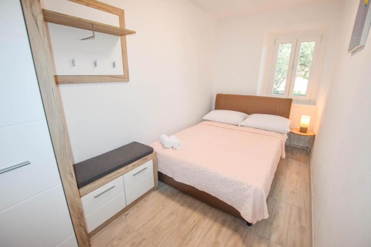 Suite Apartment Toni Poljana  Bagian luar foto