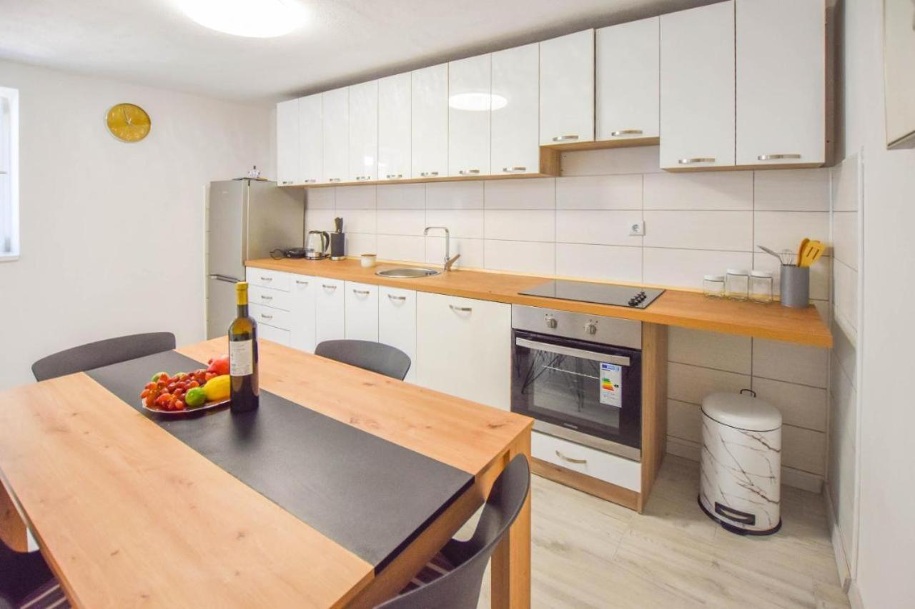 Suite Apartment Toni Poljana  Bagian luar foto